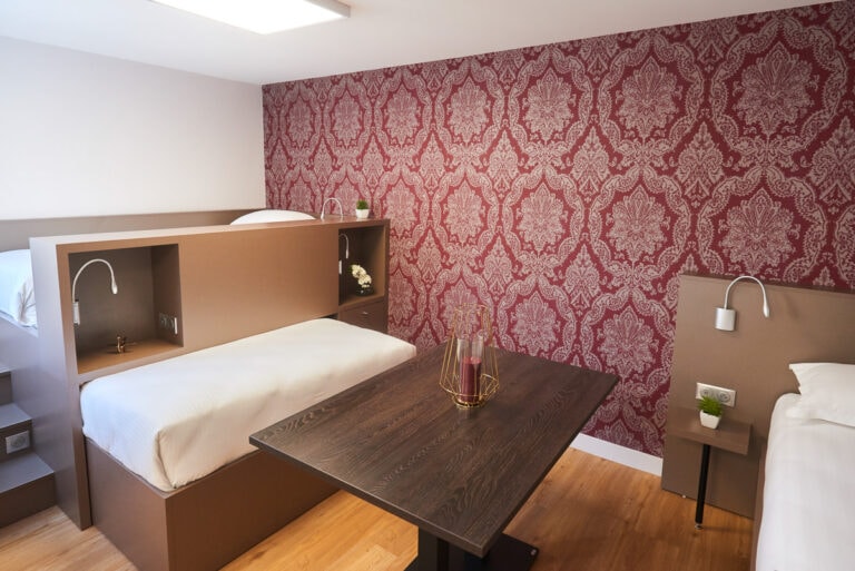 Photo d'un Studio Familial à l'Hôtel Petit Duquesne à Nantes.