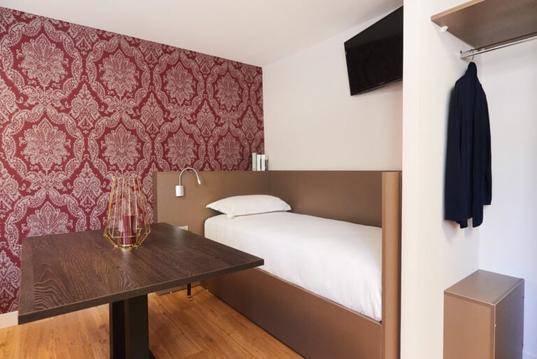 Photo d'un Studio Familial à l'Hôtel Petit Duquesne à Nantes.