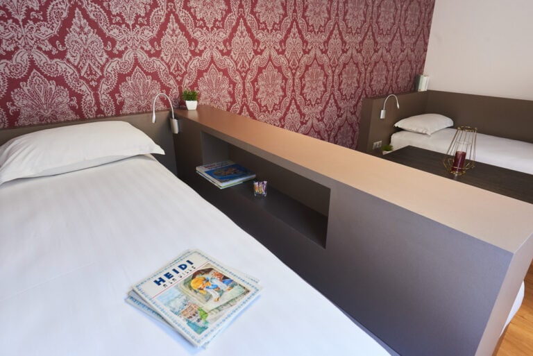 Photo d'un Studio Familial à l'Hôtel Petit Duquesne à Nantes.